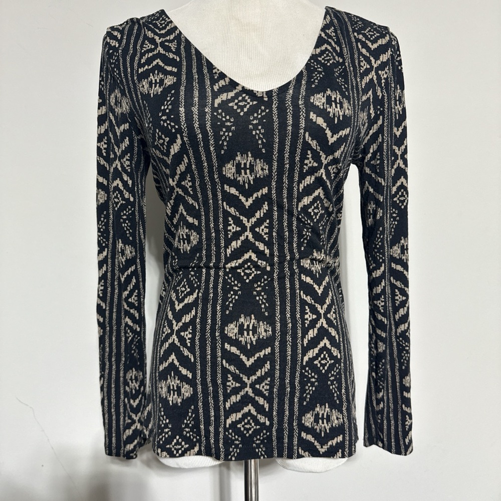 Patterned Black and White Women's Top